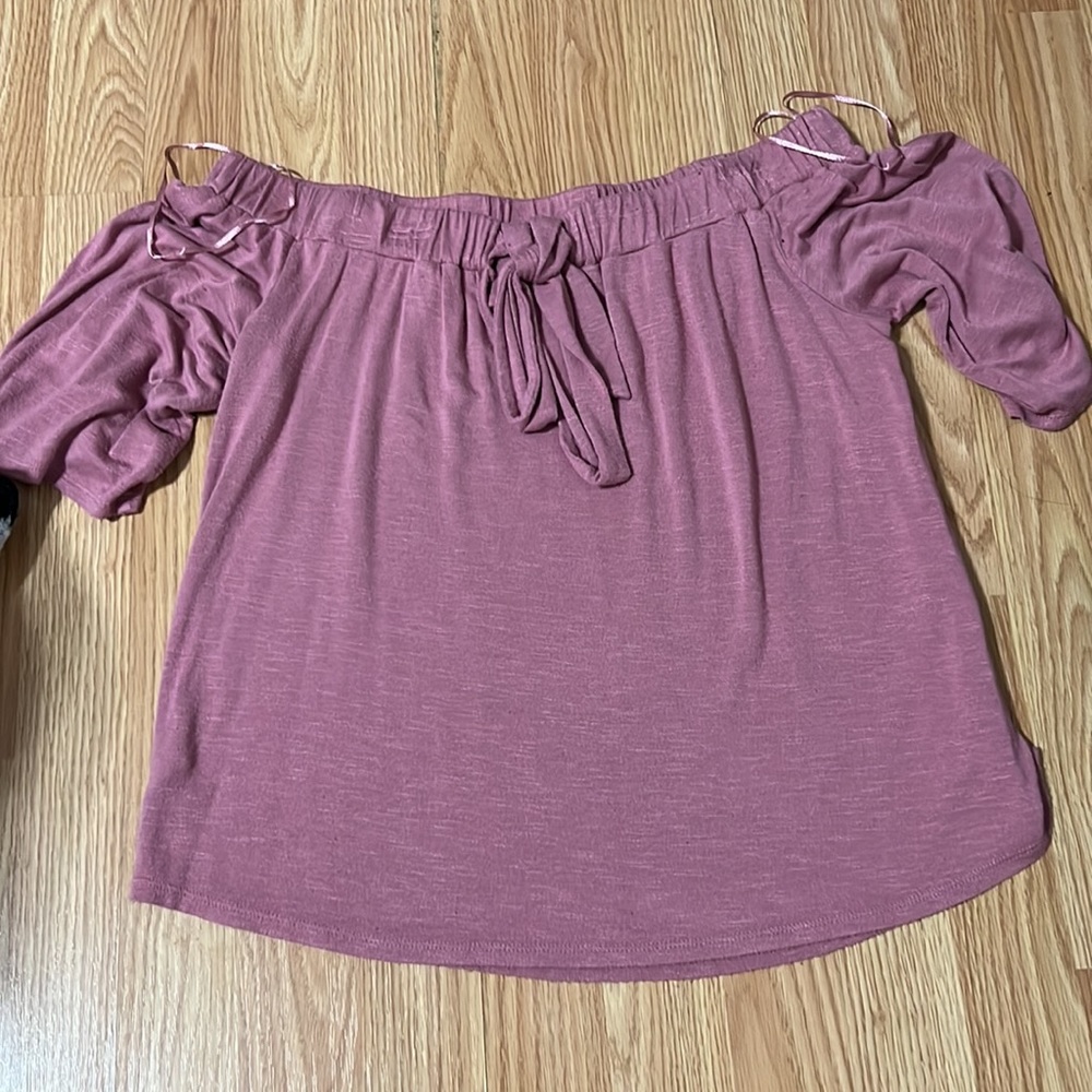 off shoulder top - Picture 2 of 2